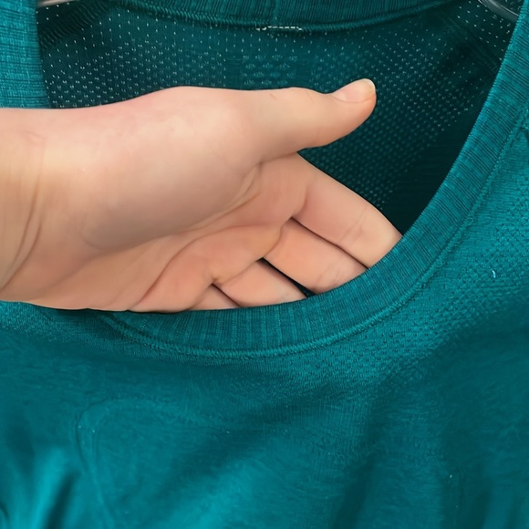 I am selling this because it is too big on me. - Picture 4 of 5